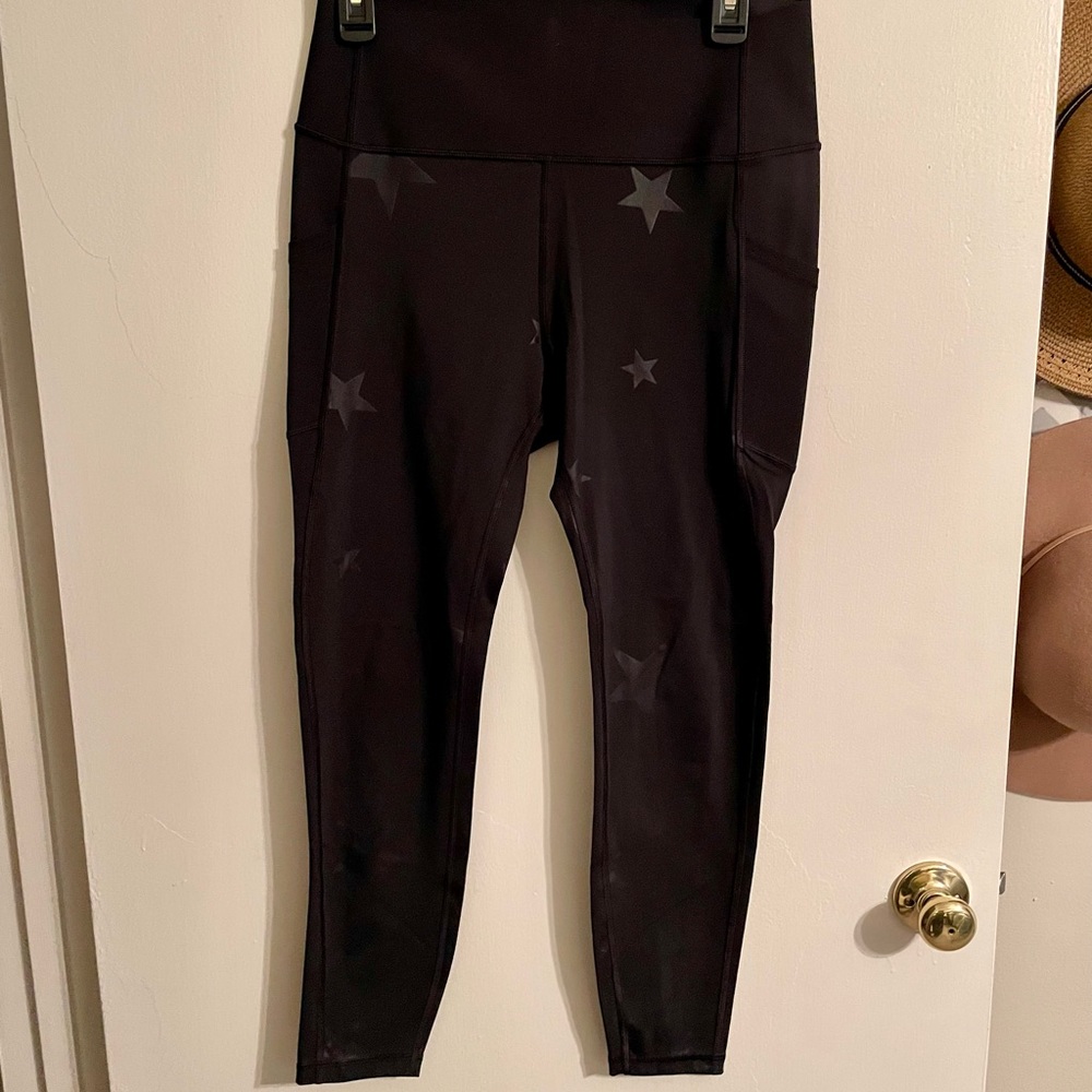 Gap Fit Sculpt Compression black star print leggings Large